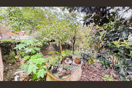 Casa à venda com 300m², 4 quartos e 2 vagas Casa à venda com 300m², 4 quartos e 2 vagasQuintal