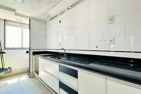 Apartamento à venda com 182m², 3 quartos e 2 vagasCozinha e Área de Serviço