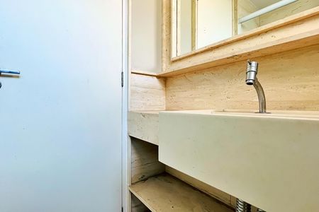 Apartamento à venda com 182m², 3 quartos e 2 vagasBanheiro da Suíte