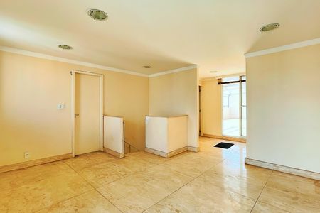 Apartamento à venda com 182m², 3 quartos e 2 vagasSala de TV