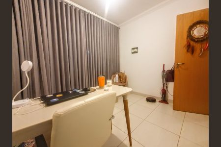 Apartamento à venda com 80m², 2 quartos e 2 vagasQuarto 2