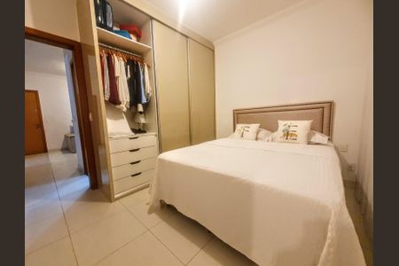 Apartamento à venda com 80m², 2 quartos e 2 vagasQuarto 1
