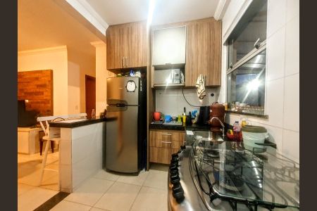 Apartamento à venda com 80m², 2 quartos e 2 vagasCozinha