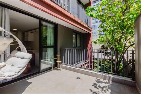 Studio para alugar com 32m², 1 quarto e sem vaga Studio para alugar com 32m², 1 quarto e sem vagaVaranda