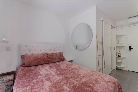 Studio para alugar com 32m², 1 quarto e sem vaga Studio para alugar com 32m², 1 quarto e sem vagaSala/Quarto