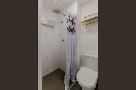 Studio para alugar com 32m², 1 quarto e sem vaga Studio para alugar com 32m², 1 quarto e sem vagaBanheiro