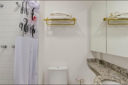 Studio para alugar com 32m², 1 quarto e sem vaga Studio para alugar com 32m², 1 quarto e sem vagaBanheiro