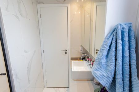 Apartamento à venda com 78m², 2 quartos e 2 vagas Apartamento à venda com 78m², 2 quartos e 2 vagasBanheiro da Suíte 2