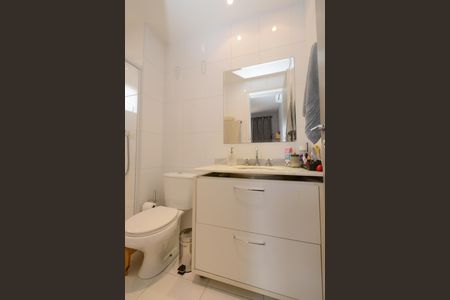 Apartamento à venda com 93m², 2 quartos e 2 vagasBanheiro da Suíte 2