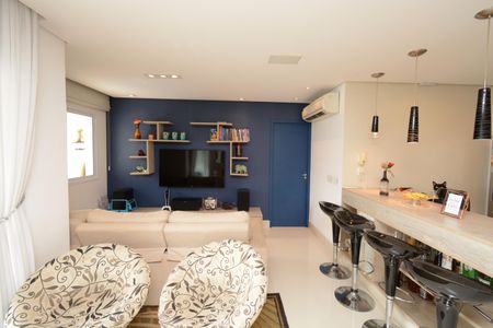 Apartamento à venda com 93m², 2 quartos e 2 vagasDetalhe Sala