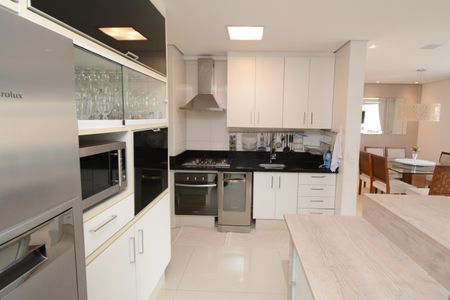 Apartamento à venda com 93m², 2 quartos e 2 vagasCozinha