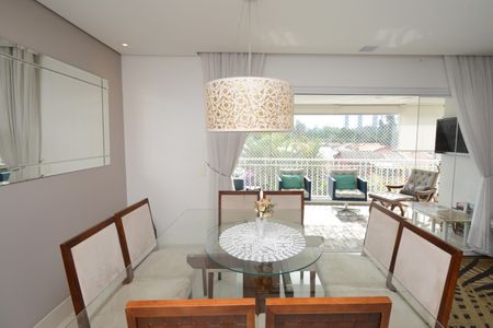 Apartamento à venda com 93m², 2 quartos e 2 vagasDetalhe Sala