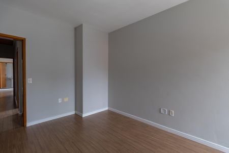 Casa à venda com 165m², 3 quartos e 6 vagasSuíte 1