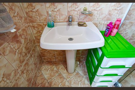 Casa à venda com 230m², 3 quartos e 1 vagaBanheiro 2