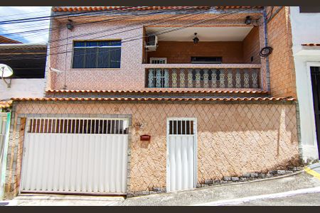 Casa à venda com 230m², 3 quartos e 1 vagaFachada