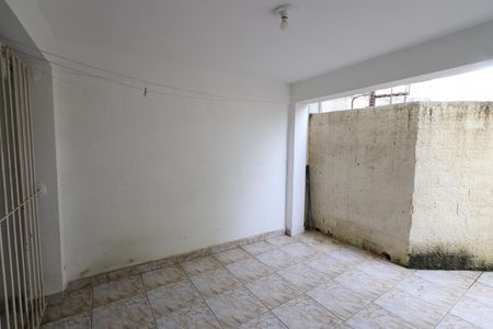 Casa para alugar com 150m², 2 quartos e 1 vagaQuintal