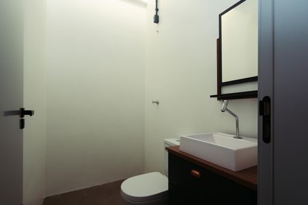 Casa de condomínio à venda com 192m², 5 quartos e 3 vagasCasa 3 - Banheiro