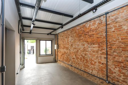 Casa de condomínio à venda com 192m², 5 quartos e 3 vagasCasa 4 - Quarto e cozinha