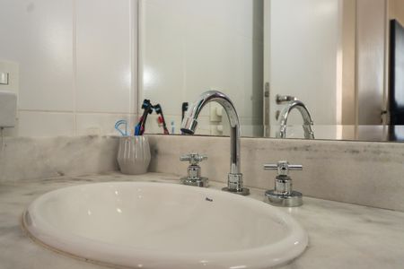 Apartamento à venda com 98m², 3 quartos e 2 vagasBanheiro da Suíte 2