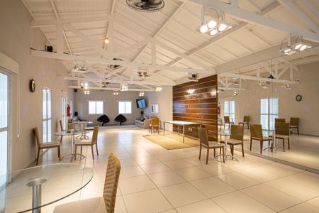 Apartamento para alugar com 46m², 2 quartos e 1 vaga Apartamento para alugar com 46m², 2 quartos e 1 vagaÁrea comum - Salão de festas