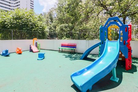 Apartamento para alugar com 60m², 2 quartos e 1 vaga Apartamento para alugar com 60m², 2 quartos e 1 vagaÁrea comum - Playground