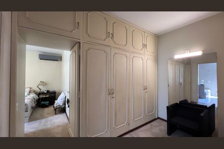 Apartamento à venda com 291m², 3 quartos e 2 vagasCloset da suíte