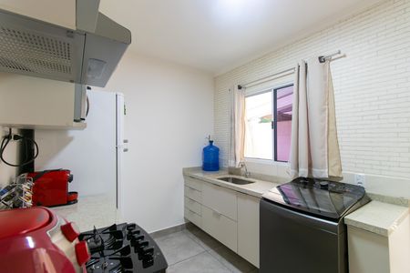 Casa de condomínio para alugar com 92m², 2 quartos e 2 vagas Casa de condomínio para alugar com 92m², 2 quartos e 2 vagasCozinha
