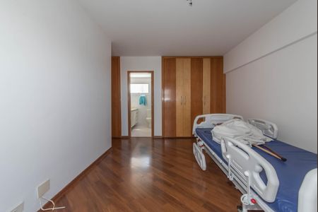 Apartamento à venda com 107m², 3 quartos e 2 vagasSuíte