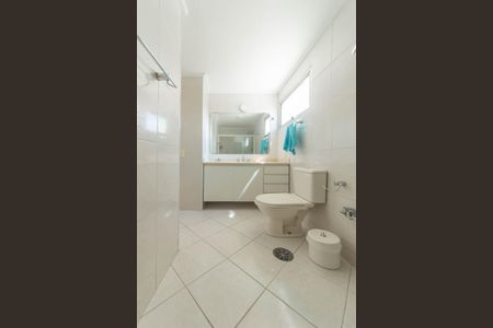 Apartamento à venda com 107m², 3 quartos e 2 vagasBanheiro da Suíte