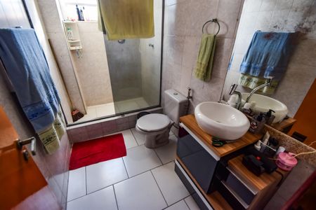 Apartamento à venda com 74m², 2 quartos e 1 vaga Apartamento à venda com 74m², 2 quartos e 1 vagaBanheiro
