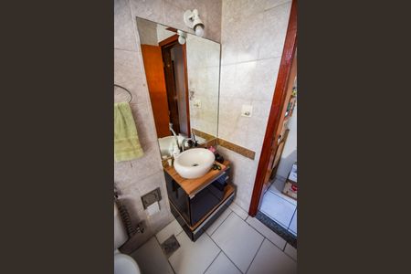 Apartamento à venda com 74m², 2 quartos e 1 vaga Apartamento à venda com 74m², 2 quartos e 1 vagaBanheiro