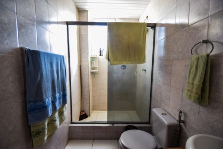 Apartamento à venda com 74m², 2 quartos e 1 vaga Apartamento à venda com 74m², 2 quartos e 1 vagaBanheiro