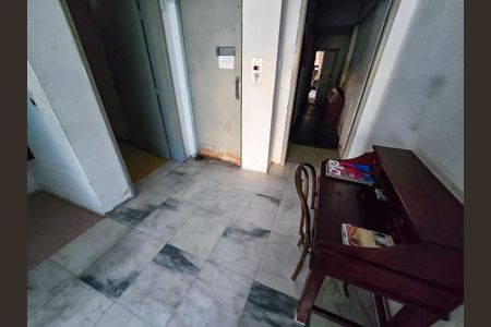 Apartamento à venda com 74m², 2 quartos e 1 vaga Apartamento à venda com 74m², 2 quartos e 1 vagaHall de entrada
