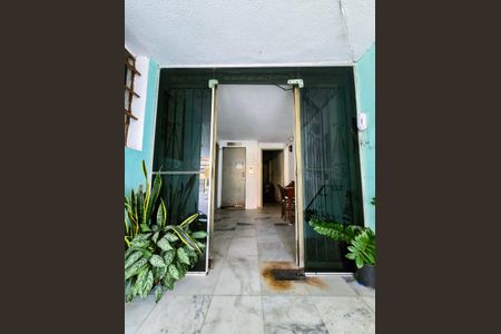 Apartamento à venda com 74m², 2 quartos e 1 vaga Apartamento à venda com 74m², 2 quartos e 1 vagaPortaria