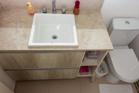 Apartamento à venda com 193m², 4 quartos e 3 vagasBanheiro da Suíte 2