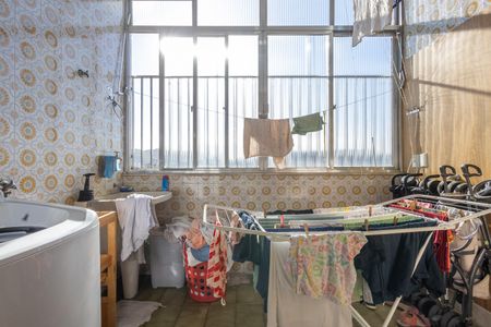 Apartamento à venda com 130m², 3 quartos e 2 vagas Apartamento à venda com 130m², 3 quartos e 2 vagasÁrea de Serviço