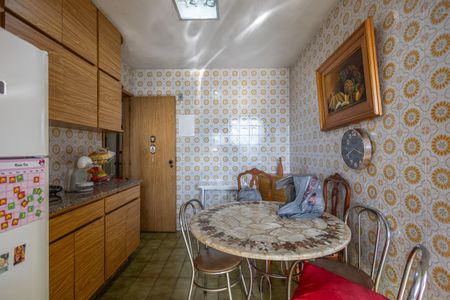 Apartamento à venda com 130m², 3 quartos e 2 vagas Apartamento à venda com 130m², 3 quartos e 2 vagasCozinha