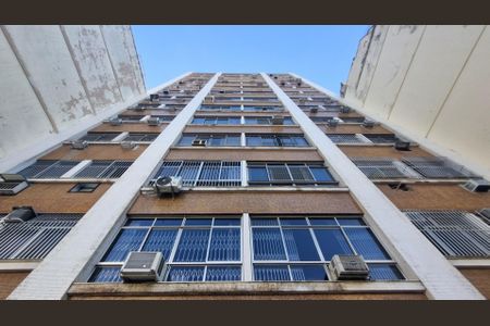 Apartamento à venda com 130m², 3 quartos e 2 vagas Apartamento à venda com 130m², 3 quartos e 2 vagasFachada