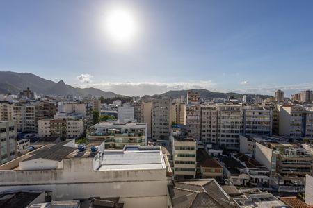 Apartamento à venda com 130m², 3 quartos e 2 vagas Apartamento à venda com 130m², 3 quartos e 2 vagasÁrea de Serviço Vista