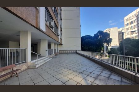 Apartamento à venda com 130m², 3 quartos e 2 vagas Apartamento à venda com 130m², 3 quartos e 2 vagasPlayground