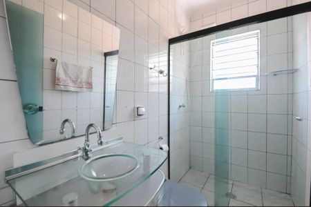 Casa à venda com 233m², 3 quartos e 2 vagasBanheiro Social