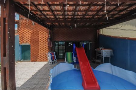 Casa à venda com 233m², 3 quartos e 2 vagasQuintal - frente da casa