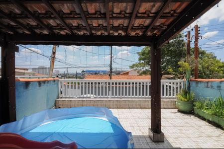 Casa à venda com 233m², 3 quartos e 2 vagasQuintal - frente da casa