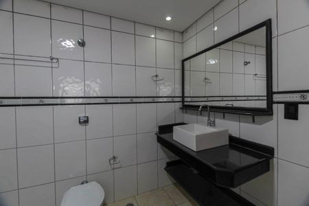 Casa à venda com 220m², 3 quartos e 1 vagaBanheiro da Suíte