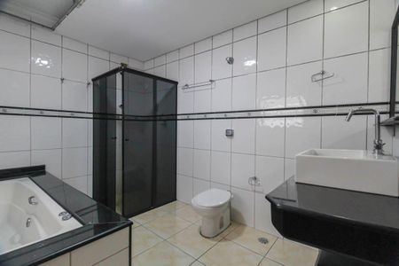 Casa à venda com 220m², 3 quartos e 1 vagaBanheiro da Suíte