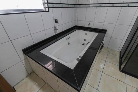 Casa à venda com 220m², 3 quartos e 1 vagaBanheiro da Suíte