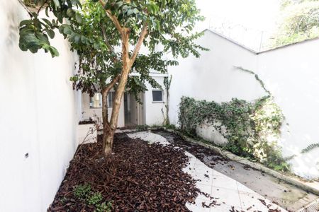 Casa à venda com 240m², 3 quartos e 3 vagas Casa à venda com 240m², 3 quartos e 3 vagasÁrea de serviço