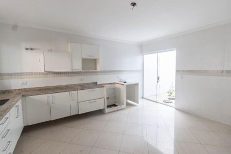 Casa à venda com 240m², 3 quartos e 3 vagas Casa à venda com 240m², 3 quartos e 3 vagasCozinha