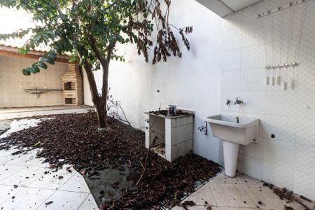 Casa à venda com 240m², 3 quartos e 3 vagas Casa à venda com 240m², 3 quartos e 3 vagasÁrea de serviço