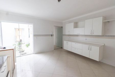 Casa à venda com 240m², 3 quartos e 3 vagas Casa à venda com 240m², 3 quartos e 3 vagasCozinha